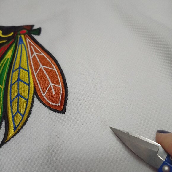 Chicago Blackhawks Jersey Youth Large NHL Hockey Jonathan Toews 19 Reebok Captai - Picture 8 of 9